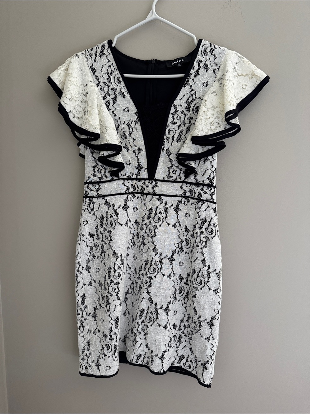 LULUS LACE COCKTAIL DRESS